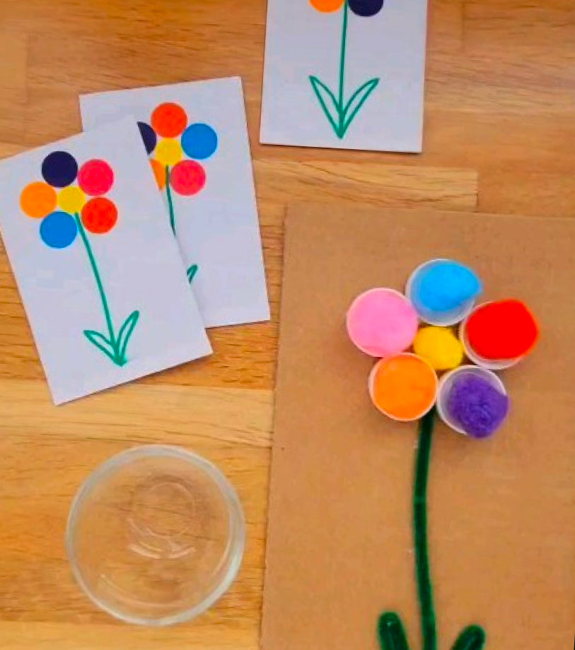 Tuto activité manuelle : Création d'une fleur en pompons - Ma Rentrée Facile