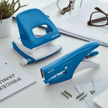 Agrafeuse pince Leitz Wow 5531, 15 feuilles bleu - Ma Rentrée Facile