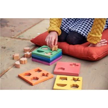 Boite de 7 plateaux + 12 formes à encastrer - Ma Rentrée Facile