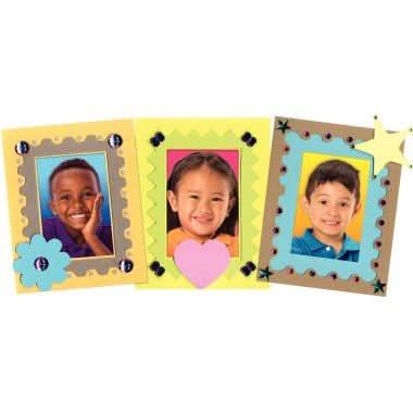 Lot de 24 cadres photos en carton 23x18 cm + 12 planches de décoration en 3D - Ma Rentrée Facile