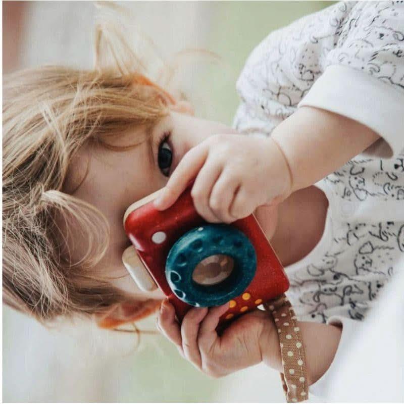 Mon premier appareil photo en bois PLAN TOYS - Ma Rentrée Facile
