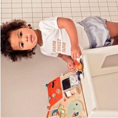 Panneau d'activités en bois, la ferme Lilliputiens - Ma Rentrée Facile