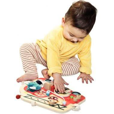 Panneau d'activités en bois, le camion de pompier Lilliputiens - Ma Rentrée Facile